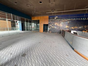 LOCAL COMERCIAL EN RENTA EN SANTA FE