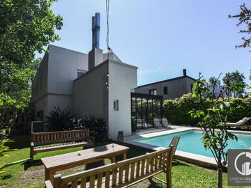 Casa en  Barrio privado Los Pasos 1 -  Fisherton - 4 Dormitorios - Quincho - Pileta