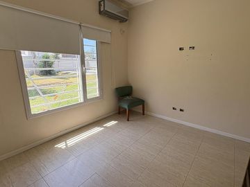 Venta, Casa, 4 Ambientes, Patio, Parrilla, Pileta, 2 Cocheras, Francisco Alvarez, Moreno