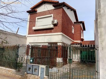Calle 16 entre 69 y 70 La Plata - Casa de 5 dormitorios en Alquiler