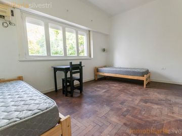 Calle 16 entre 69 y 70 La Plata - Casa de 5 dormitorios en Alquiler