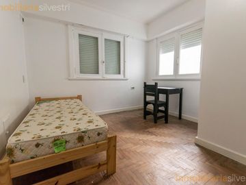 Calle 16 entre 69 y 70 La Plata - Casa de 5 dormitorios en Alquiler