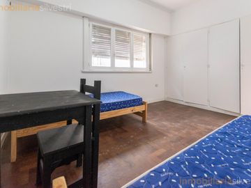 Calle 16 entre 69 y 70 La Plata - Casa de 5 dormitorios en Alquiler