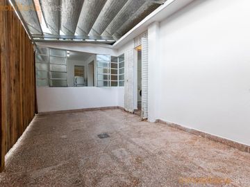 Calle 16 entre 69 y 70 La Plata - Casa de 5 dormitorios en Alquiler
