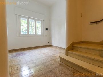 Calle 16 entre 69 y 70 La Plata - Casa de 5 dormitorios en Alquiler