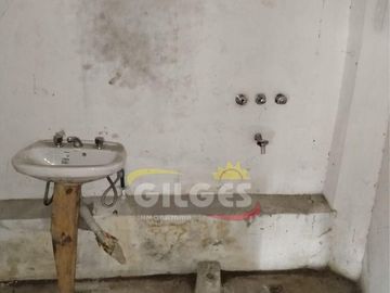 Alquiler de Local/Galpón de 550M²  en Ramos Mejia  Excelente Ubicación