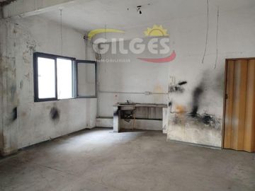 Alquiler de Local/Galpón de 550M²  en Ramos Mejia  Excelente Ubicación
