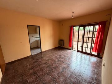 Calle 58 e/16 y 17 | Departamento 2 ambientes Con Patio