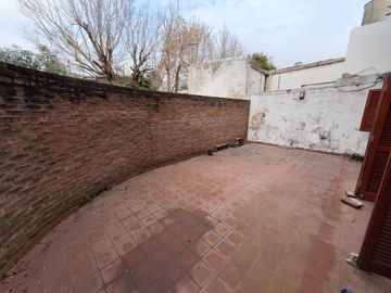 Calle 58 e/16 y 17 | Departamento 2 ambientes Con Patio