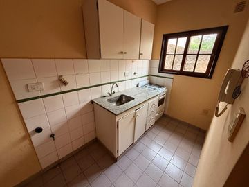 Calle 58 e/16 y 17 | Departamento 2 ambientes Con Patio