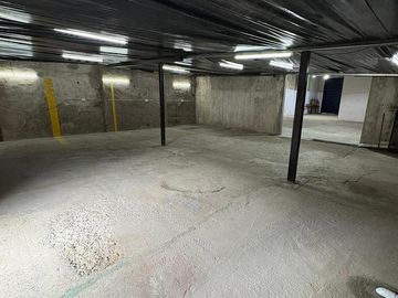 Galpón para uso particular en Lanús Este