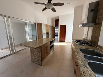 Casa en Venta en Club de Golf La Ceiba