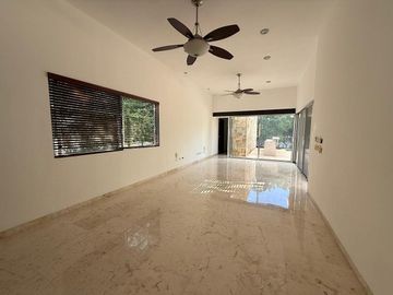 Casa en Venta en Club de Golf La Ceiba