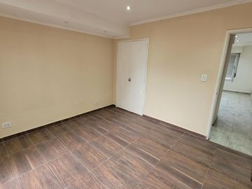 Casa ph dos ambientes con patio sin expensas en ALQUILER