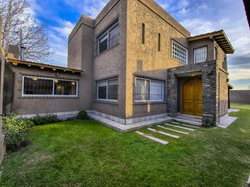 CASA EN VENTA BARRIO CORDON DEL PLATA CON TORU INMOBILIARIO