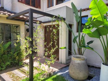 Casa en Alquiler  Pacheco Golf Club 4 dormitorios con jardin y pileta