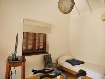 Casa en Alquiler  Pacheco Golf Club 4 dormitorios con jardin y pileta