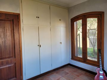 Casa en Alquiler  Pacheco Golf Club 4 dormitorios con jardin y pileta