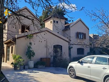 Casa en Alquiler  Pacheco Golf Club 4 dormitorios con jardin y pileta