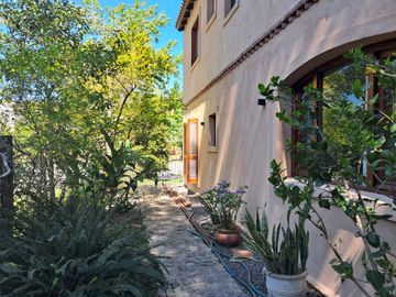 Casa en Alquiler  Pacheco Golf Club 4 dormitorios con jardin y pileta
