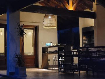 Casa en Alquiler  Pacheco Golf Club 4 dormitorios con jardin y pileta