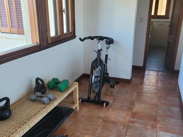 Casa en Alquiler  Pacheco Golf Club 4 dormitorios con jardin y pileta