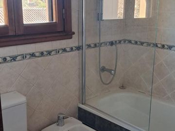 Casa en Alquiler  Pacheco Golf Club 4 dormitorios con jardin y pileta
