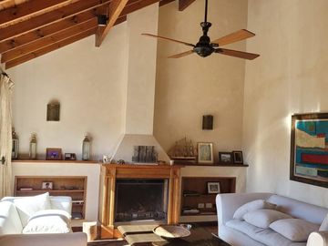 Casa en Alquiler  Pacheco Golf Club 4 dormitorios con jardin y pileta