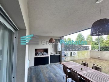 Departamento de 2 ambientes en Ayres de Canning, en Planta Baja con cochera en SS