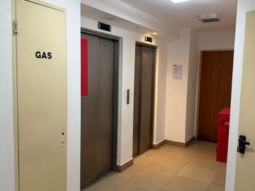 2 dorm balcón frente parque las tejas