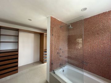 Casa en Renta  en Alcalá Martín, para oficinas