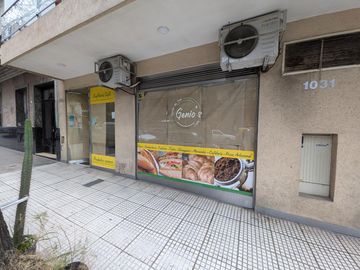 Excelente Local Apto todo rubro, a metros de Av. Córdoba