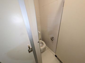 Excelente Local Apto todo rubro, a metros de Av. Córdoba