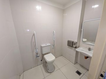 Excelente Local Apto todo rubro, a metros de Av. Córdoba