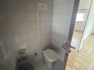 Piso en alquiler 3 dormitorios 2 cocheras 45 e 9 y 10 La Plata