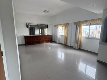 Piso en alquiler 3 dormitorios 2 cocheras 45 e 9 y 10 La Plata