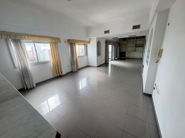 Piso en alquiler 3 dormitorios 2 cocheras 45 e 9 y 10 La Plata