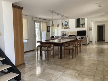 Casa en  Los Cardales Country Club vista Golf