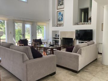 Casa en  Los Cardales Country Club vista Golf