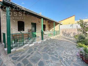 Casa con hermoso jardin en Ezeiza