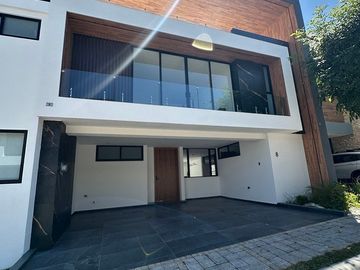 Casa nueva en Venta en Lomas de Angelópolis cascatta