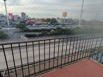 Departamento de 2 ambientes en alquiler. Lavadero. Frente con balcón. Av. Cabildo al 4900. Nuñez