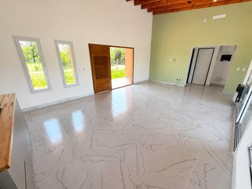 Casa en Venta en Barrio Los Pinos - Exaltación de la Cruz