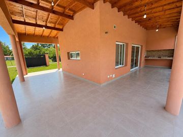 Casa en Venta en Barrio Los Pinos - Exaltación de la Cruz