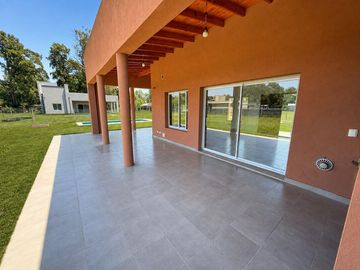 Casa en Venta en Barrio Los Pinos - Exaltación de la Cruz