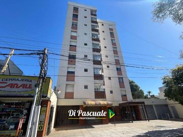 Alquiler Departamento 3 Ambientes con cochera en Edificio Tabati - Moreno Centro
