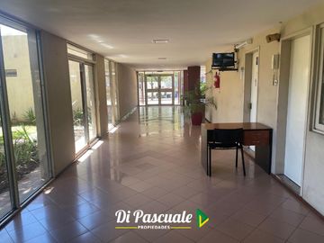 Alquiler Departamento 3 Ambientes con cochera en Edificio Tabati - Moreno Centro