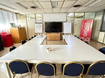 Alquiler Depósito con oficinas Constitucion 6800 mts cub en 4 plantas VENTA
