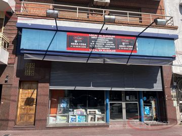 Importante local s/Av. Alberdi!!