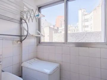 Departamento de 2 ambientes amplios C/cochera